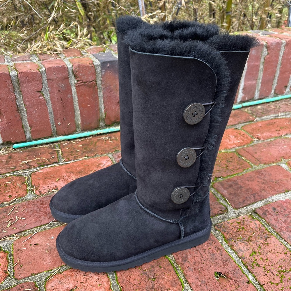 UGG Classic Bailey Button Tall